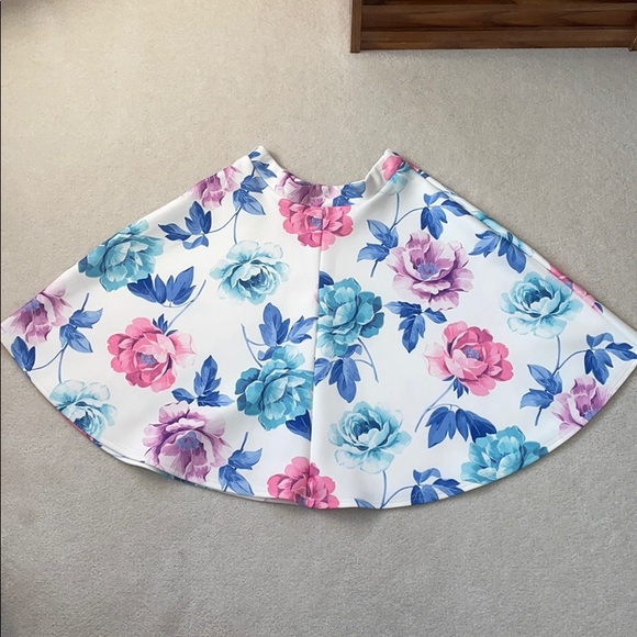 Neoprene Floral Printed Skirt - Picture 4 of 9